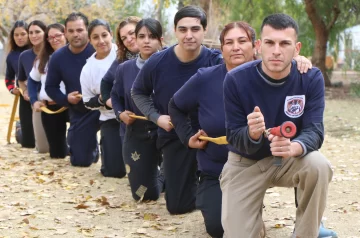 Los nuevos bomberos que, sin cuartel ni autobomba, igual servirán al pueblo