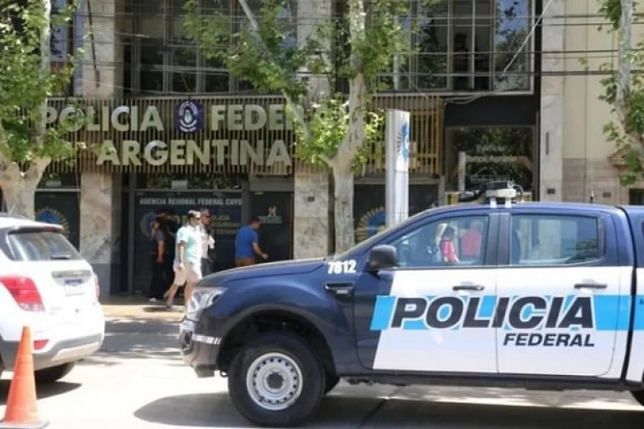 Camionero denunció que federales le robaron dinero: liberaron a 5 policías y 4 siguen presos