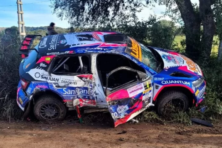 [VIDEO] Gastón Pastén protagonizó un tremendo vuelco en el Rally de Villa Dolores y su navegante sufrió lesiones