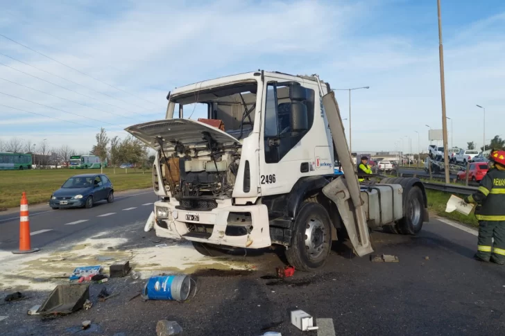 Chocó un camión en Panamericana: al menos son 5 muertos