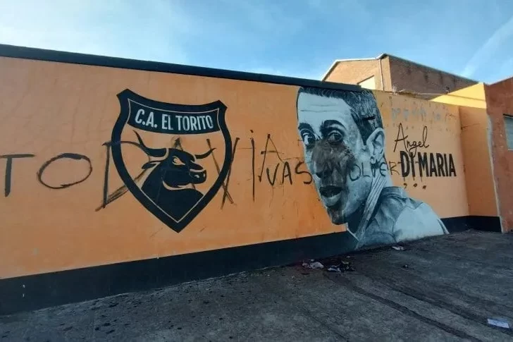 Pintadas contra Di María en Rosario: “Todavía vas a volver”