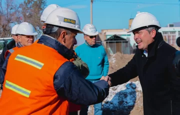 El gobernador Marcelo Orrego recorrió la obra de ensanche de Calle 5