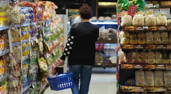 Las ventas en supermercados en marzo volvieron a caer y acumulan una baja del 11,5% en lo que va del año