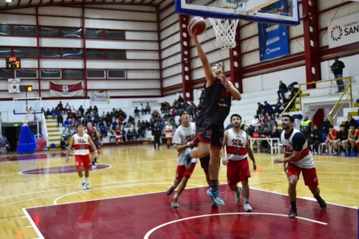 Urquiza pegó primero en la final del básquet masculino