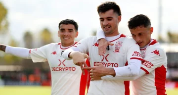 Huracán ganó y se subió a la punta