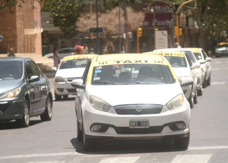 Previo al micro, también aumentan los taxis y no descartan más subas