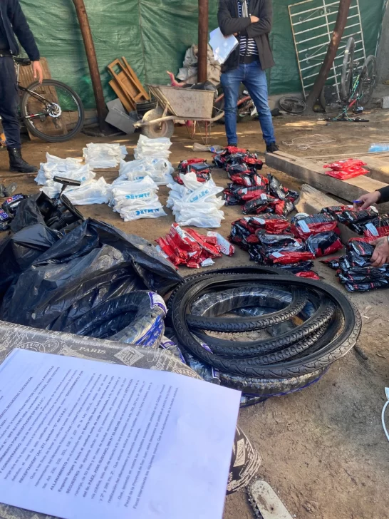 Desbaratan una banda dedicada a la venta de artículos de bicicletas: lo secuestrado tiene un valor de unos $5 millones