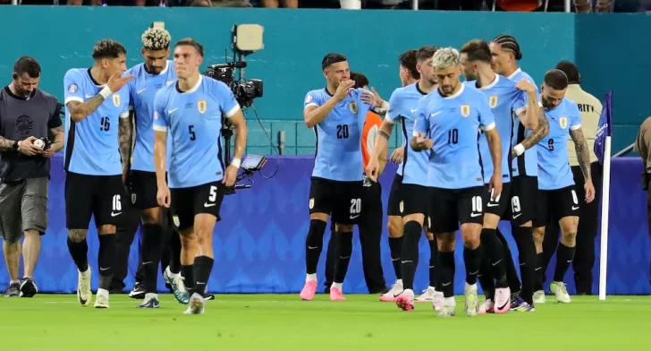 Uruguay venció a Panamá y arrancó firme en la Copa América
