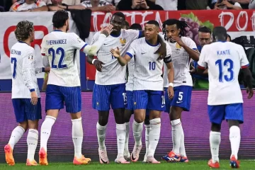 Por un gol en contra, Francia debutó con un triunfo frente a Austria