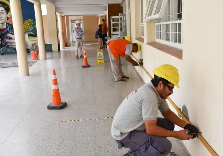 En medio de la ola polar trabajan para arreglar problemas de calefacción en 52 escuelas sanjuaninas