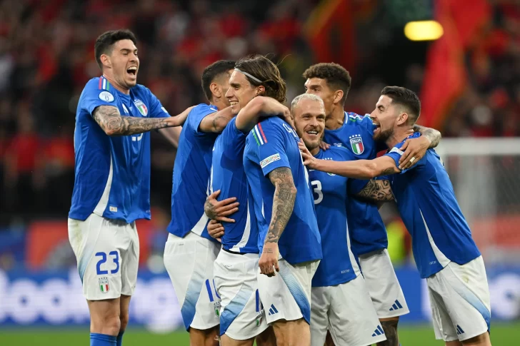 Italia reaccionó rápido para vencer a Albania