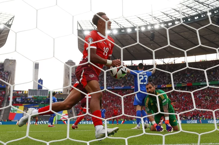 [Mirá los goles] Suiza dominó todo el partido a Italia y es el primer clasificado a cuartos de final