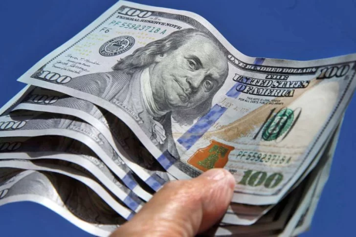 El dólar blue tuvo su primera caída en tres jornadas: en San Juan se negoció a $1.450