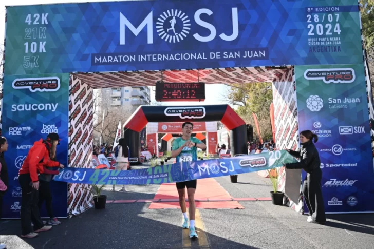 Pérez y Linares, podio en la Maratón de San Juan