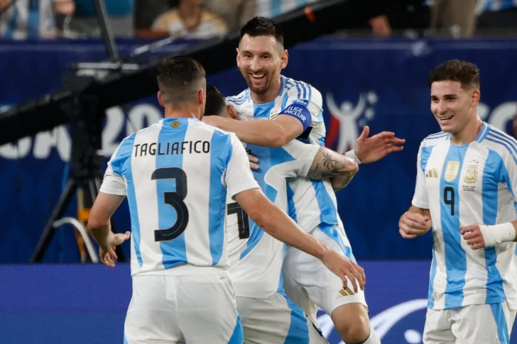 Argentina recuperó su nivel, impuso su jerarquía ante Canadá y jugará la cuarta final en el ciclo Scaloni