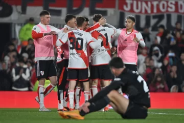 River venció a Olimpia en el Monumental