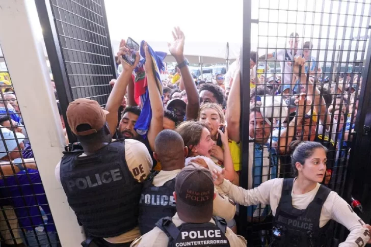 La Conmebol responsabilizó a las autoridades del estadio por las fallas en la seguridad en la final de la Copa América