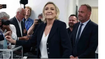 Suba del euro tras triunfo electoral de la extrema derecha en Francia