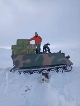 Imponente despligue del Ejército Argentino para ayudar a los damnificados por las nevadas en Santa Cruz