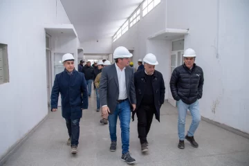 Orrego recorrió el avance de obras de la escuela Jorge Washington en Pocito