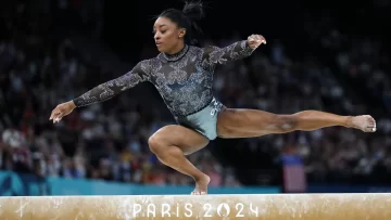 ¿Cuánto cuesta el maillot con cristales y perlas de Swarovski que usa Simone Biles?