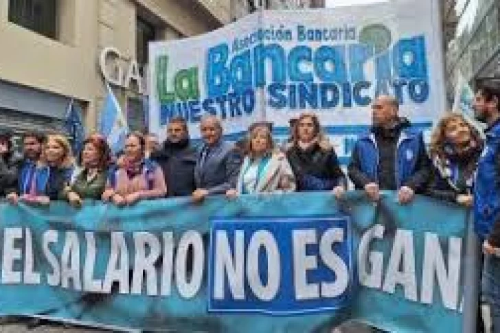 Bancarios van a la Justicia por Ganancias