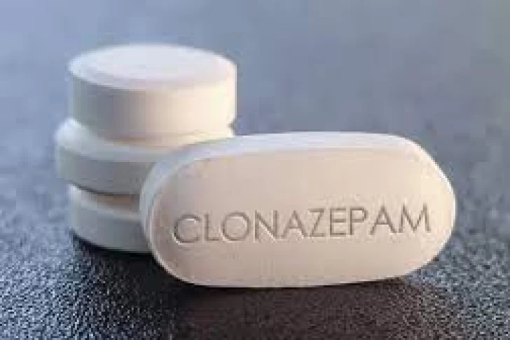 Tres alumnos fueron expulsados de un colegio por llevar una torta con clonazepam: sus compañeros, intoxicados