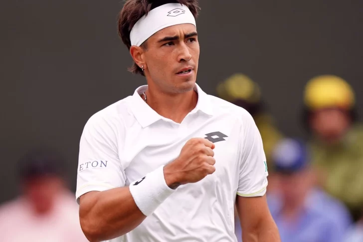Francisco Comesaña ganó su segundo partido en Wimbledon y alcanzó una marca de Nalbandian