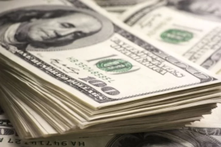 El dólar blue volvió a bajar: en San Juan cerró a $1.450