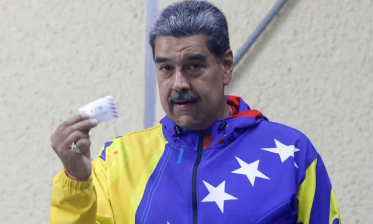 Maduro votó y aseguró que su gobierno garantizará la paz durante las elecciones