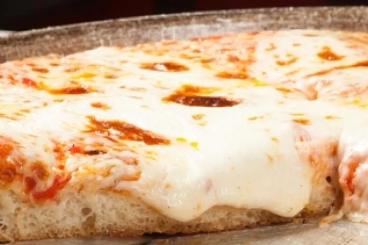 Receta de pizza casera: el secreto para que la masa quede perfecta y crocante