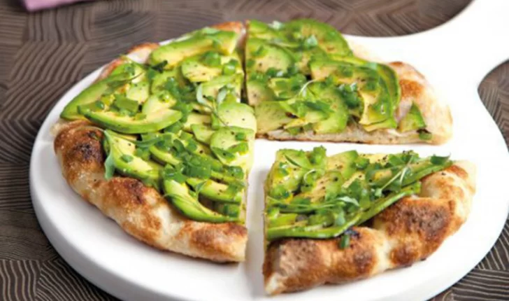 Receta de pizza de palta: la nueva tendencia gastronómica