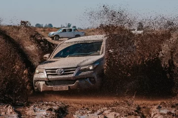 Señor González y Club Toyota Organizan Clínica de Manejo Off Road 4×4 en Campo Paterno