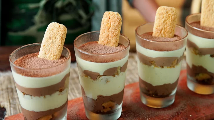 vasitos-de-tiramisu-y-cacao-728x410