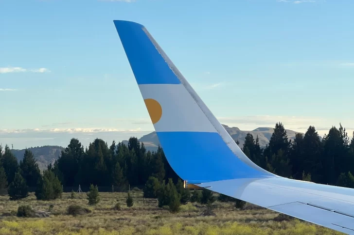 Volar desde San Juan a Buenos Aires en septiembre: la comparación de precios entre Flybondi y Aerolíneas