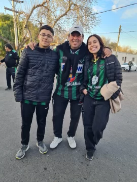 Fotos: los hinchas verdinegros coparon el Hilario ante Talleres