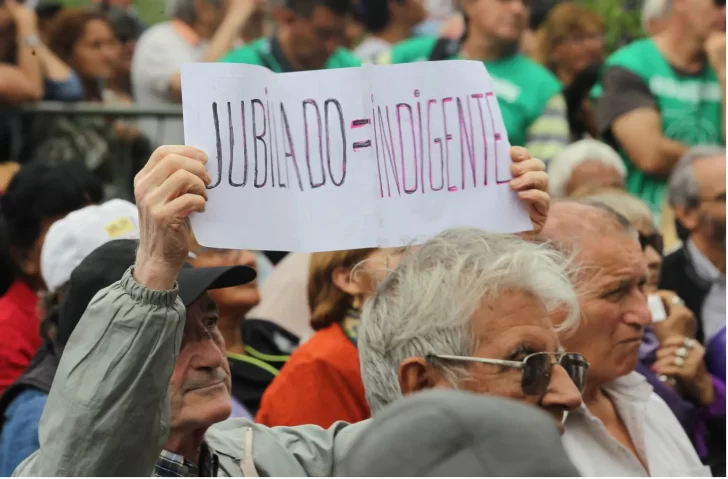 El ajuste golpea más a jubilados y universidades