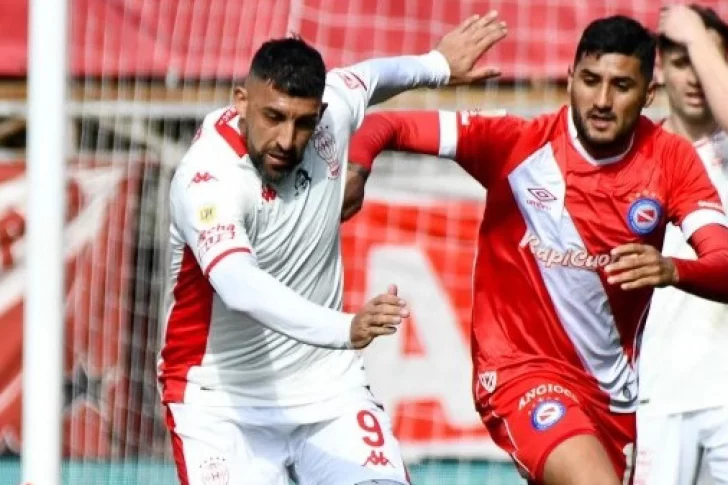 Huracán salvó un punto