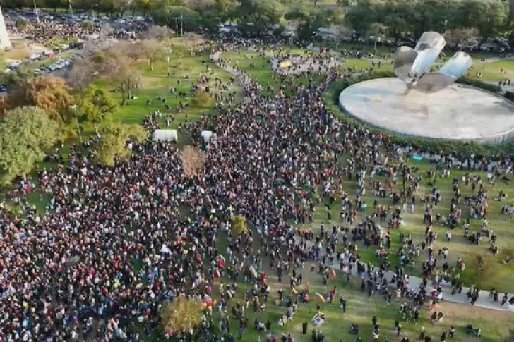 Masiva convocatoria en Buenos Aires contra el Gobierno de Nicolás Maduro