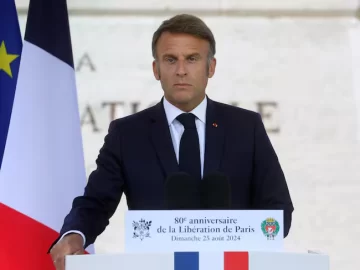 En Francia critican a Emmanuel Macron por los inmigrantes