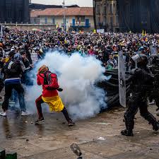 Las garras de la violencia contra ciudadanos de paz