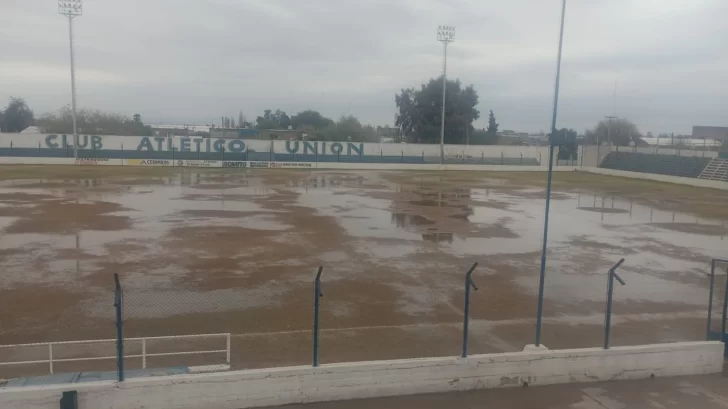 Por el estado de las canchas, postergaron los partidos que iban a jugarse este sábado