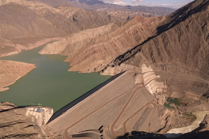 Toda el agua de las “cortas” fue a parar al dique Los Caracoles, que está en su mejor nivel de los últimos 4 años: volverá a generar energía