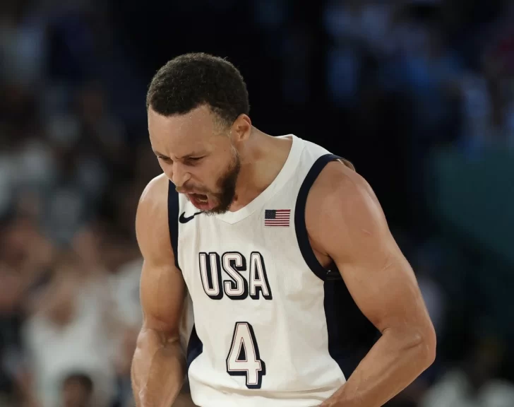 Estados Unidos perdía por 17 puntos ante Serbia, lo remontó con 9 triples de Curry y jugará la final de básquet en los Juegos Olímpicos