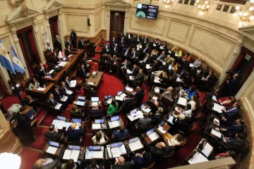 El Senado aprobó la nueva fórmula de movilidad jubilatoria y anularon el aumento de sus sueldos