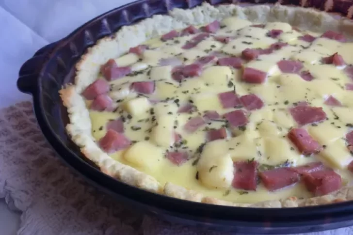 Receta de tarta de jamón y queso, un clásico que no falla