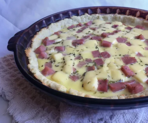 Receta de tarta de jamón y queso, un clásico que no falla