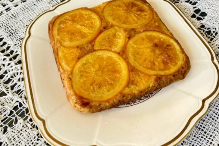 Receta de torta invertida de naranja, una deliciosa opción súper económica