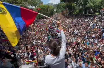 Miles de venezolanos se movilizaron en varias partes del país para denunciar el fraude electoral