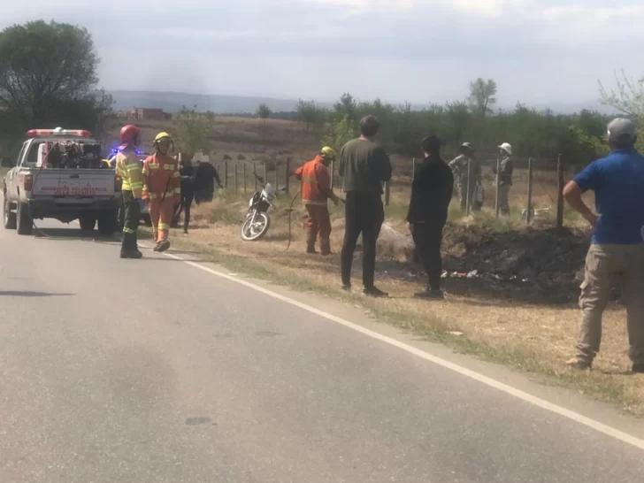 [VIDEO] Vecinos redujeron a un hombre que inició un incendio en Córdoba